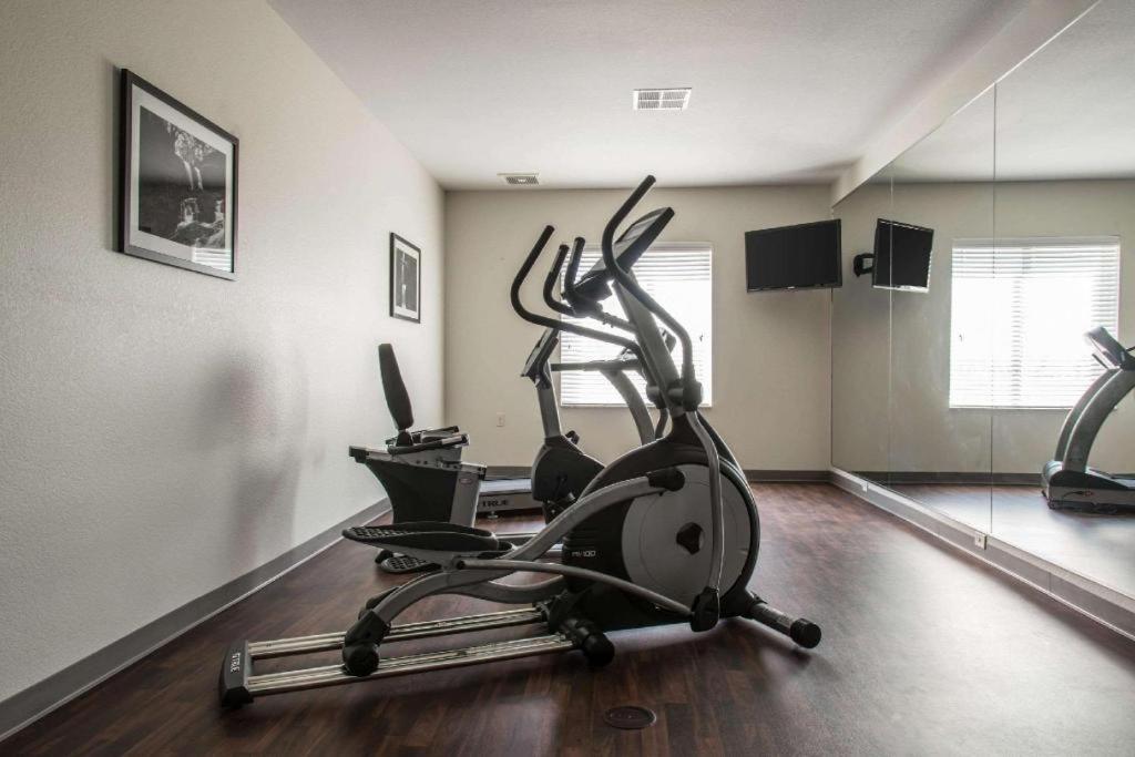 Sleep Inn & Suites Marshall - University Area Ngoại thất bức ảnh